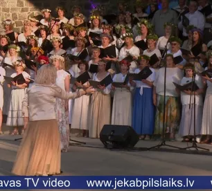 Jaunjelgavā izskan tautas mākslas svētki “Sēlija rotā”