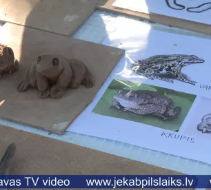 Atašienes skolēni izglītojošā pasākumā izzina dabu