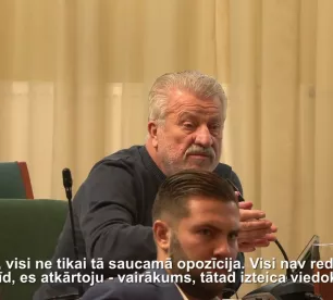 Kārlis Stars sola laboties