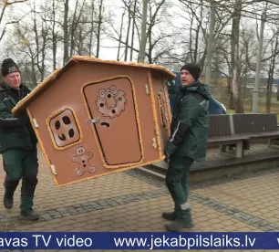 Jēkabpili sāk rotāt Ziemassvētkiem