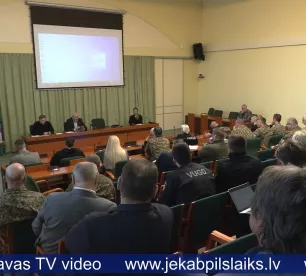 Ukrainas pārstāvji ar jēkabpiliešiem dalās kara pieredzē