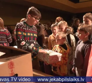 Viesītē jau 21. gadu bērni saņem vislielākās dāvanas