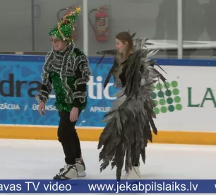 Karnevāls uz ledus vieno vairāk nekā 200 dalībniekus