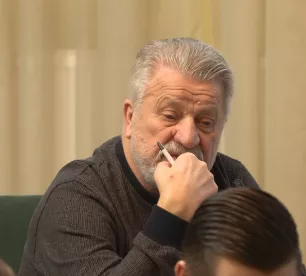 Deputāti neatbalsta jautājuma izskatīšanu domes sēdē