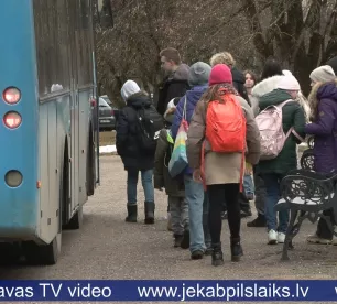 Jēkabpilī trešo reizi apstrīd skolēnu autobusu iepirkumu