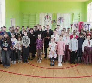 Valsts prezidents Edgars Rinkēvičs apmeklē Antūžu pamatskolu