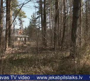 Iedzīvotāji nevēlas zaudēt meža teritoriju Jēkabpilī