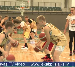 “Darām, darām, uzvaram!” – Jēkabpilī top jaunie basketbola talanti