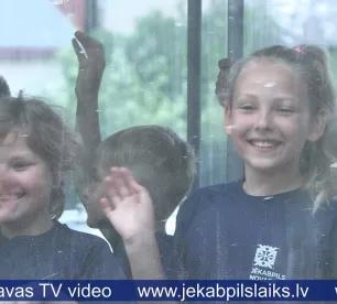 Jēkabpils mazākie dejotāji dodas ceļā uz Dziesmu un deju svētkiem