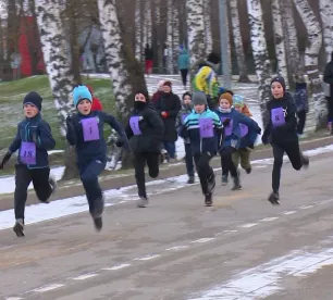 Aptuveni 200 aktīvistu pulcējas Līvenhofas skrējienā