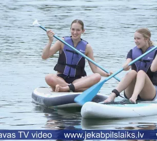 Jēkabpils Mežaparkā norisinās SUP ballīte