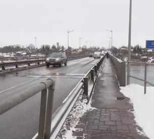 Tilta šuves remonts Jēkabpilī ir pagaidu risinājums