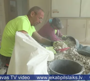 Jēkabpils 2. vidusskolā aizliedz ekspluatēt visus jaunā korpusa stāvus