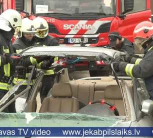 Ugunsdzēsēji par autoavārijām: Noskaidro, pirms sauc glābējus!