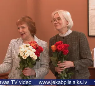 Inese Berķe un Dace Lukševica saņem “Trīs brāļu” goda zīmes