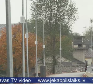 Tauta ziņo: uz aizsargdambja skanošās mūzikas dēļ 