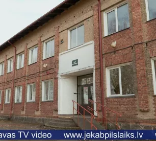 Raudā veidos migrantu skrīninga centru