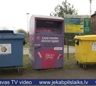 Jēkabpilieši dod drēbēm otro dzīvi – pērk ‘humpalās’, nederīgo nodod tekstila konteineros