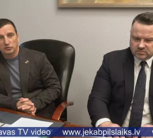 Atļaujas pieejai valsts noslēpumam vēl gaida divi Jēkabpils novada vadības pārstāvji