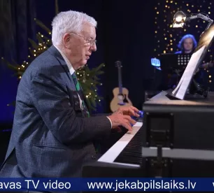 Jēkabpilieši sveic Raimondu Paulu jubilejā