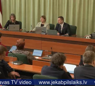 Jēkabpils novada budžets pieņemts, noraidot priekšlikumu iesaldēt deputātu algas