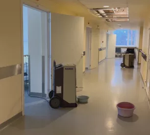 Applūdušas Jēkabpils slimnīcas pacientu palātas un citas telpas