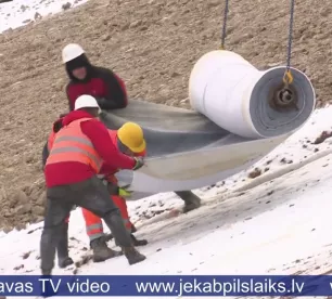 Jēkabpilī turpinās aizsargdambja stiprināšana