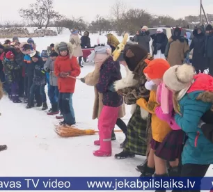 Līvānos ar jestrām izdarībām svin Aizgavēni jeb Meteņus