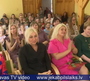 Jēkabpils novada pašvaldībai pārmet negodīgu pieeju skolēnu apbalvošanā