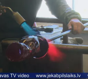 Viena no konkursa “Stikla iecere” laureātēm – Līvānu mūzikas un mākslas skolas audzēkne