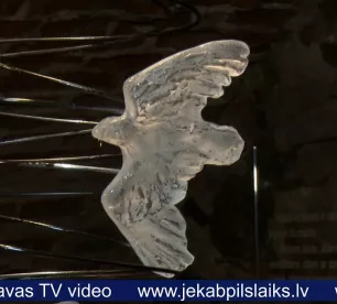 Līvānu Stikla un amatniecības centrā atklāj studentu darbu izstādi