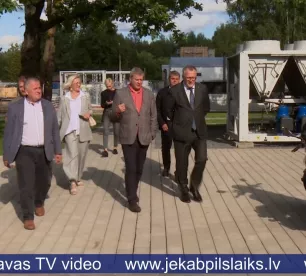 Finanšu ministrs vizītē Līvānos pārrunā eksportētāju atbalsta iespējas