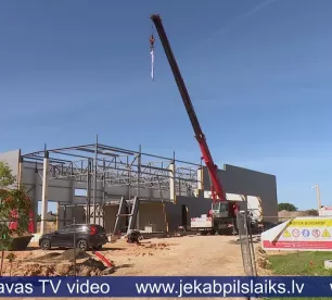 Iemūrē kapsulu “Dotnuva Baltic” Jēkabpils filiāles pamatos