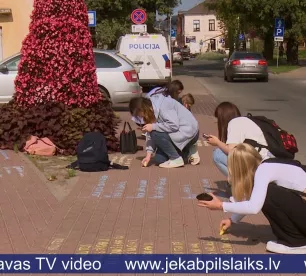 Jēkabpilī norit tradicionālā akcija “Sirds uz trotuāra”