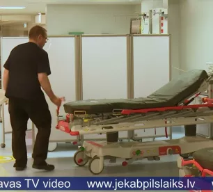 Jēkabpils reģionālās slimnīcas vadība: finanšu situācija nav laba, bet ir stabilāka