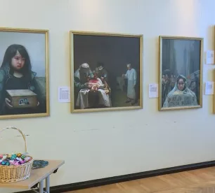 Mākslas izstāde vēsta par noziegumiem Ķīnā