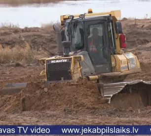 Jēkabpilī turpinās Daugavas aizsargdambja būvdarbi