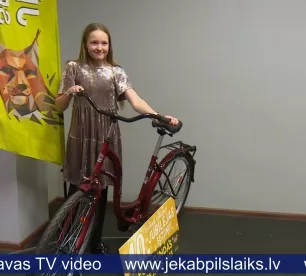 Apbalvoti Pusstundas skrējiena jubilejas sezonas uzvarētāji