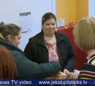 Četras Jēkabpils ģimenes saņem finansiālu atbalstu Ziemassvētkos