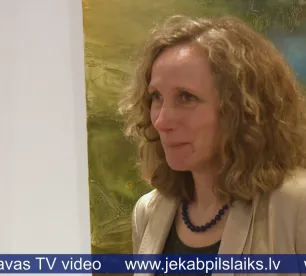 Jēkabpils Tautas namā skatāma Rutas Štelmaheres gleznu izstāde «Laika faktūras»