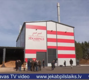 Jēkabpilī svinīgi atklāj Tvaika ielas katlu māju