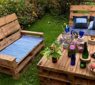 “HANDMADE LATGOLA” izveido atpūtas stūrīti no lietotiem priekšmetiem