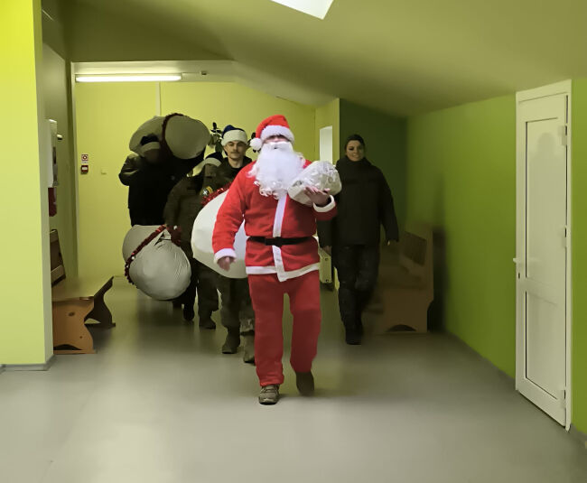 Kanādas karavīri Jēkabpils slimnīcā īsteno iniciatīvu “Operācija Ho Ho Ho”