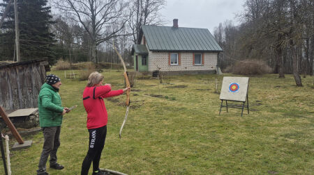 Jēkabpilieši Lieldienu velobraucienā pārvar izaicinājumus