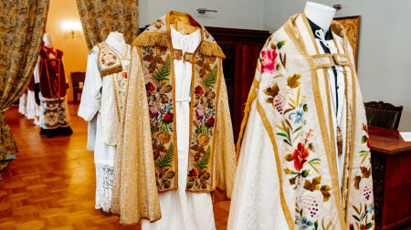 Krustpils pilī uzplaukst vairāk nekā 300 rožu stāsti