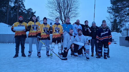 Viesītē aizvadīts starptautisks āra hokeja turnīrs – pārstāvētas 10 komandas