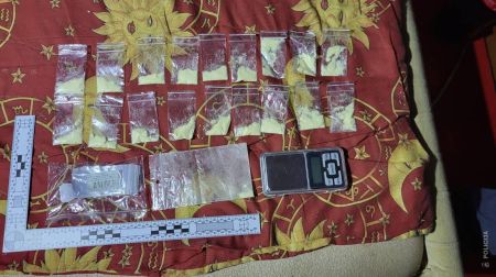 Policija Līvānos konfiscē amfetamīnu un 4600 nelegālo cigarešu