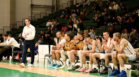 Jēkabpils basketbolistiem pārliecinošas uzvaras savā laukumā