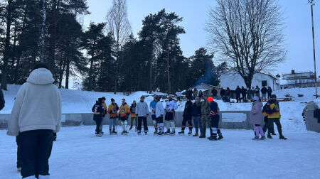 Viesītē aizvadīts starptautisks āra hokeja turnīrs – pārstāvētas 10 komandas