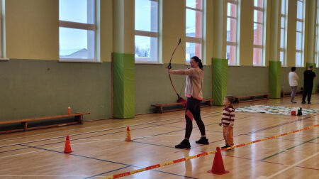 Salā 10 ģimenes pieveic pirmo Sportisko ģimeņu izaicinājumu